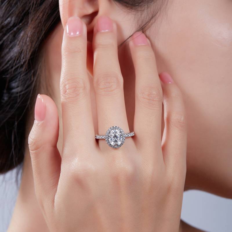 Affordable Luxury蛋形S925银镀白金MoissaniteWomen's Ring2.0ctD级
